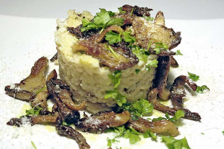 Foto von Risotto mit gebratenen Pilzen