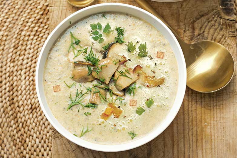 Foto von Kartoffelsuppe mit Steinpilzen