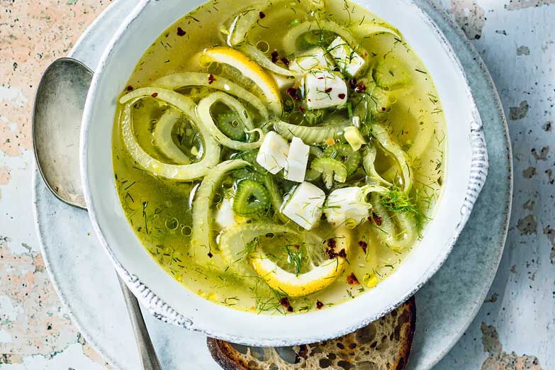 Foto von Fenchelsuppe mit Feta und Zitrone